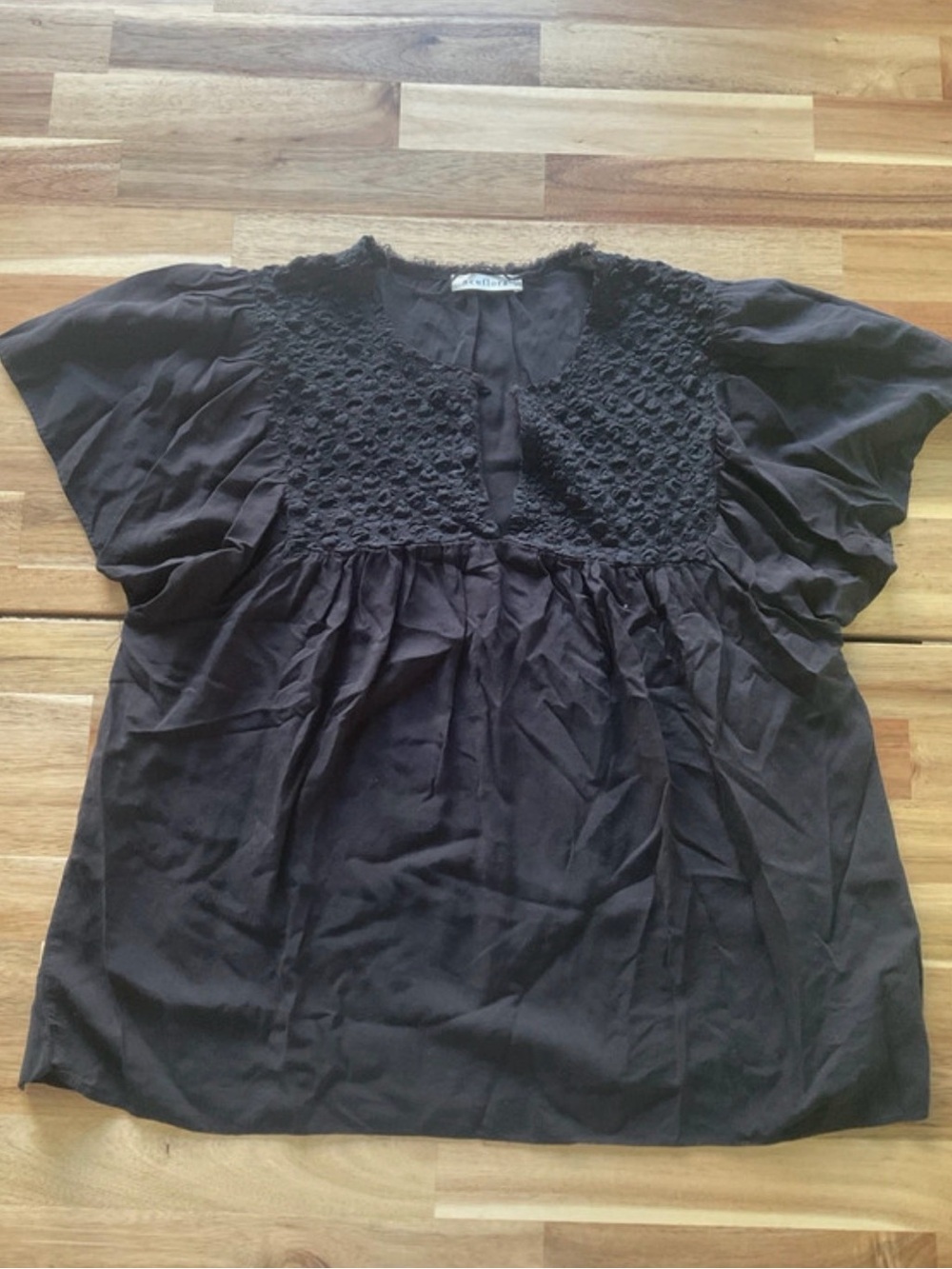 Neuflora Lamont Top-Women's Short-Sleeve Smocked Yoke Top